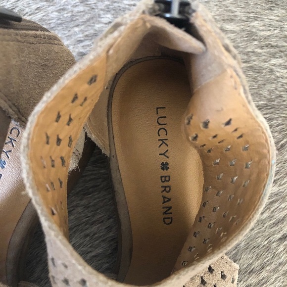 Lucky Brand suede open toe laser cut bootie size 8.5 - Picture 2 of 6